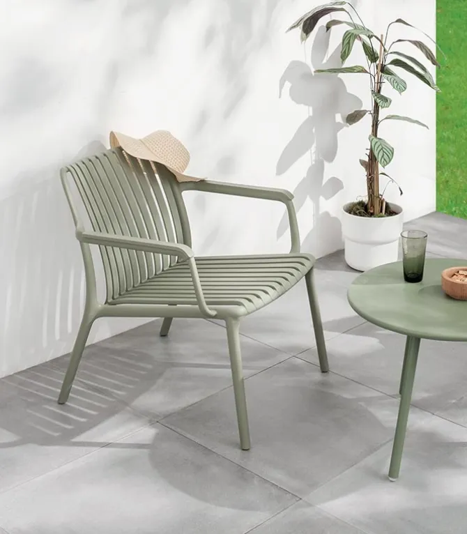 Fauteuil bas de jardin empilable AVILA